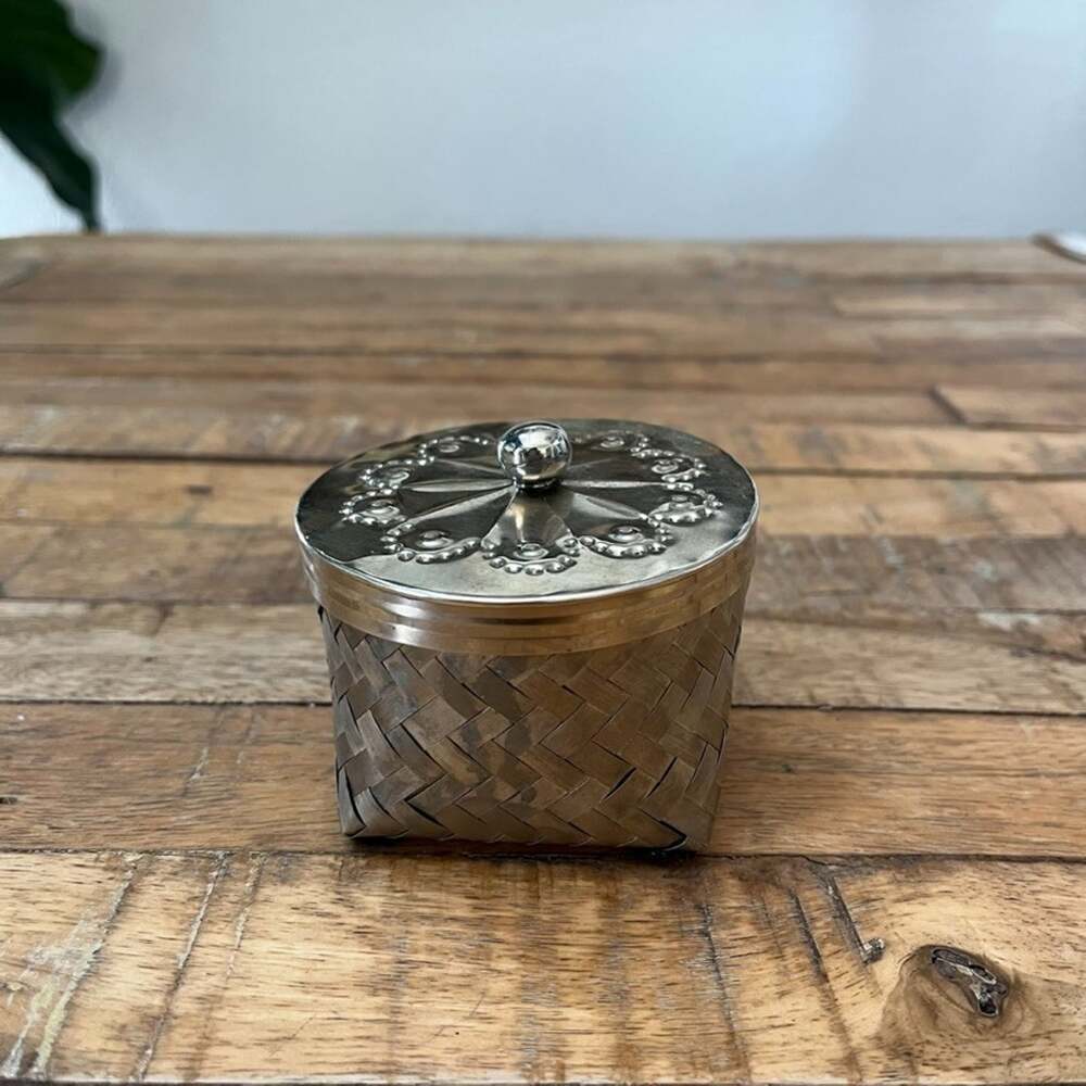 Vtg Silver Color Metal Basketweave Trinket Box w/ Embossed Lid Round Knob